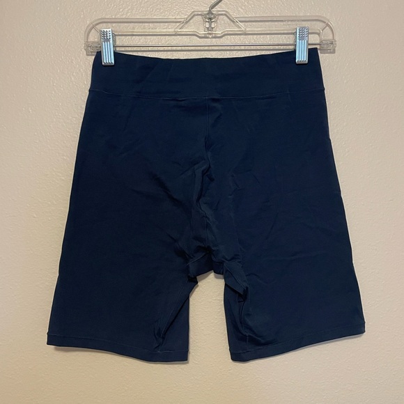 Blue High-Rise Bike Shorts with Seamless Design - Picture 3 of 7